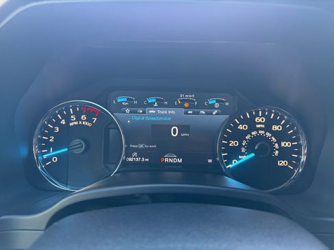 Used 2019 Ford F150 Platinum w/ Equipment Group 701A Luxury AWD/4WD image 17