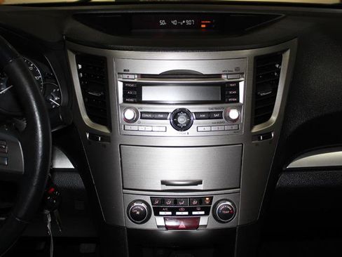 Used 2010 Subaru Legacy 2.5i Premium image 15