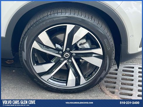 Certified 2025 Volvo XC40 B5 Ultra w/ Protection Package Premier image 6