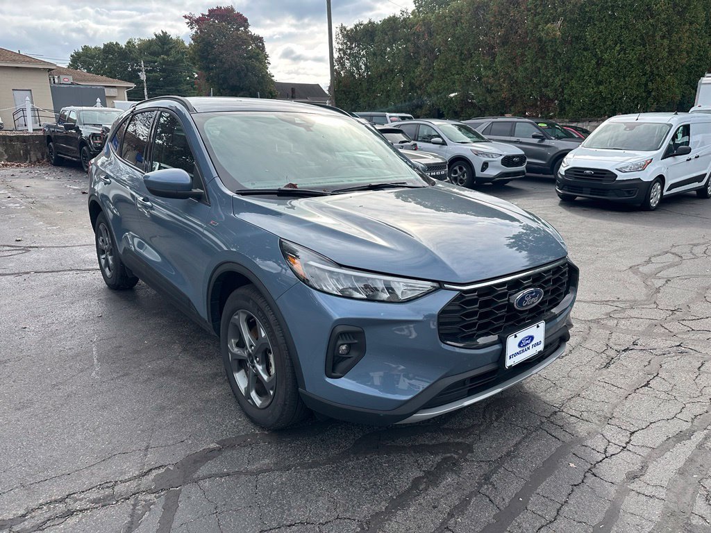 Used 2025 Ford Escape ST-Line Select AWD/4WD image 3