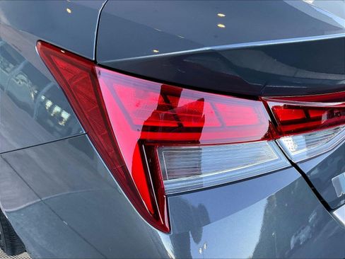 Used 2025 Hyundai Elantra Limited FWD image 22
