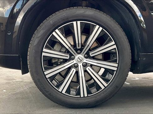 Used 2022 Volvo XC90 T8 Inscription image 12