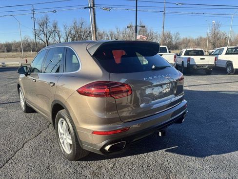 Used 2016 Porsche Cayenne AWD/4WD image 5