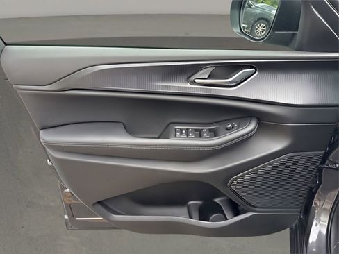 Used 2025 Jeep Grand Cherokee L Laredo w/ Luxury Tech Group I AWD/4WD image 12