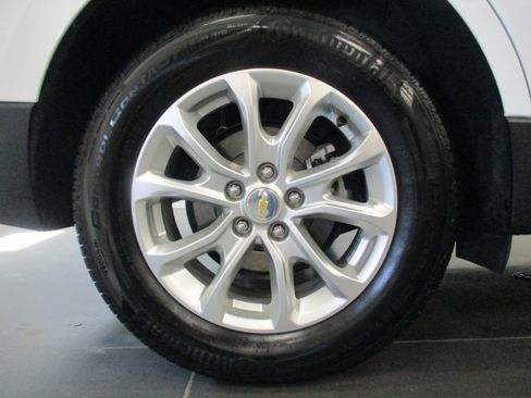 Used 2021 Chevrolet Equinox LT w/ Driver Convenience Package image 26