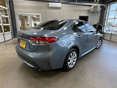 Used 2020 Toyota Corolla LE FWD image 5