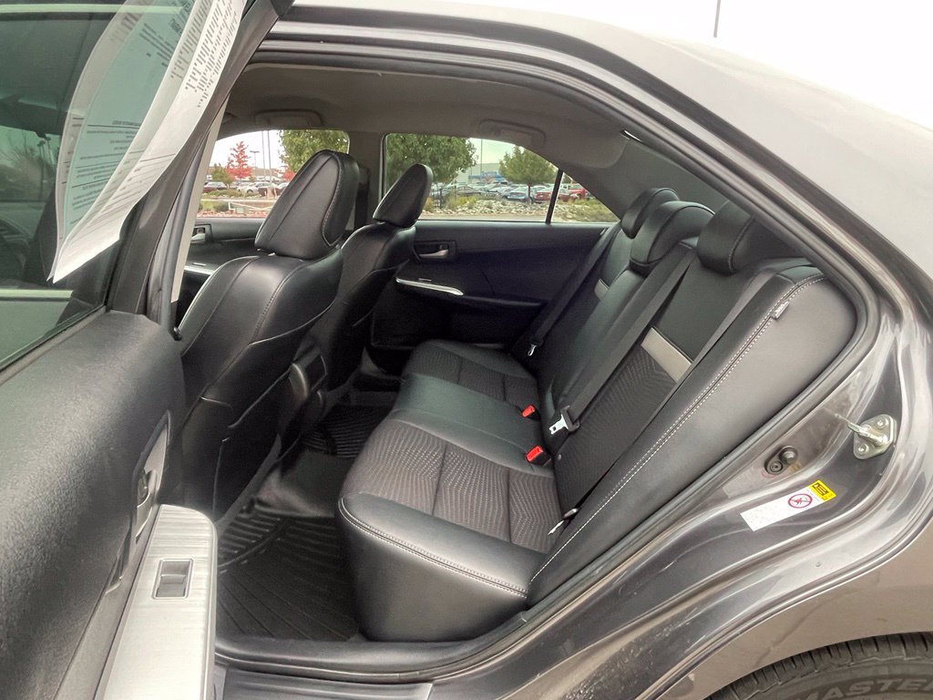 Used 2014 Toyota Camry SE FWD image 26