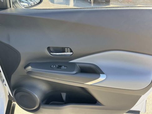 Used 2024 Nissan Kicks SR w/ SR Premium Package image 20