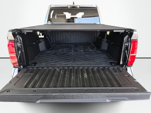 Used 2024 Toyota Tacoma TRD Off-Road AWD/4WD image 15