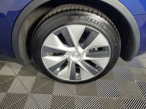 Used 2021 Tesla Model Y Long Range image 28
