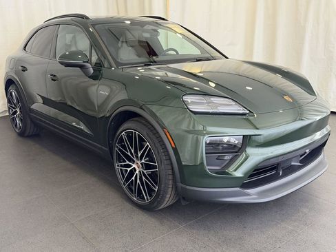 New 2026 Porsche Macan 4 Electric AWD/4WD image 7