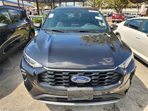 Used 2025 Ford Escape ST-Line image 2