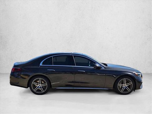 New 2026 Mercedes-Benz E 450 4MATIC Sedan image 4