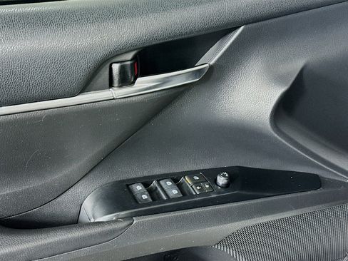 Used 2018 Toyota Camry SE w/ Moonroof Package image 15