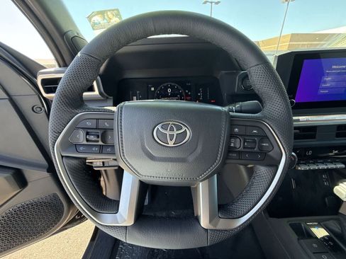 Used 2025 Toyota Tacoma SR5 image 27
