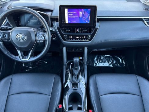 Used 2023 Toyota Corolla Cross XLE image 12