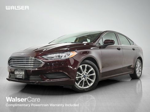 Used 2017 Ford Fusion SE FWD image 1
