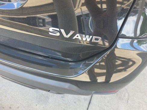 Used 2017 Nissan Rogue SV AWD/4WD image 4