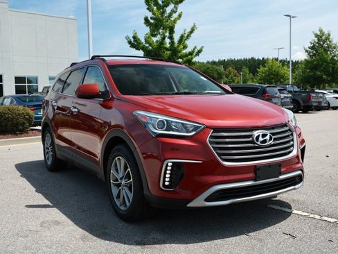 Used 2018 Hyundai Santa Fe SE AWD/4WD image 3