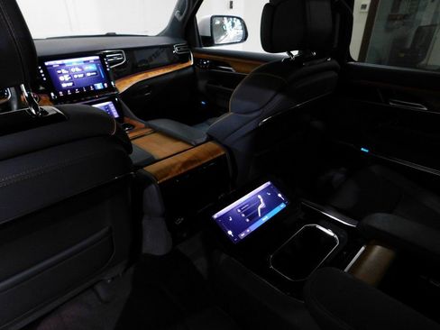 Used 2022 Jeep Grand Wagoneer Series II w/ Convenience Group III image 83