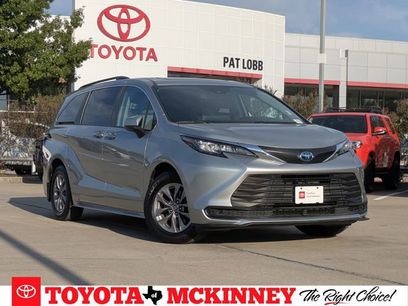 Certified 2023 Toyota Sienna LE