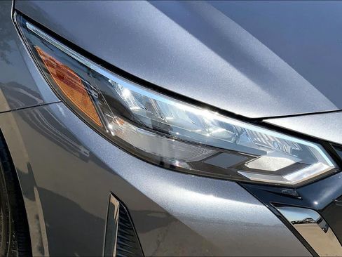 Used 2025 Nissan Sentra SR FWD image 28