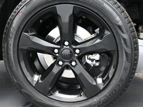 New 2025 Jeep Grand Cherokee Limited image 33