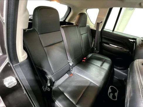 Used 2016 Jeep Compass High Altitude FWD image 32
