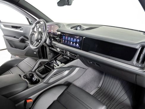 New 2026 Porsche Cayenne Base image 25