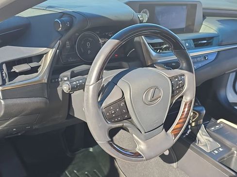 Used 2021 Lexus ES 300h w/ Premium Package image 16