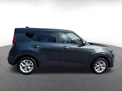 Used 2025 Kia Soul LX w/ LX Technology Package image 16