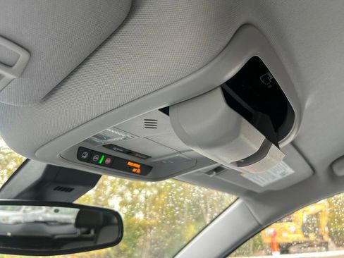 Used 2022 GMC Terrain SLE w/ Driver Convenience Package image 30