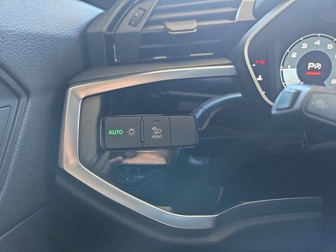 Used 2024 Audi Q3 2.0T Premium image 22