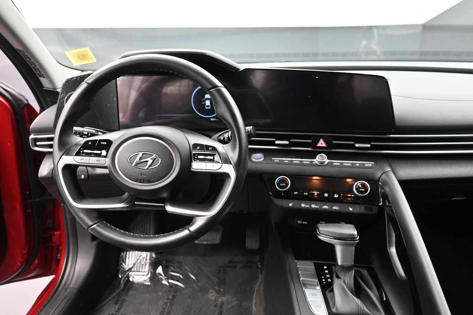Certified 2023 Hyundai Elantra SEL w/ Convenience Package FWD image 19