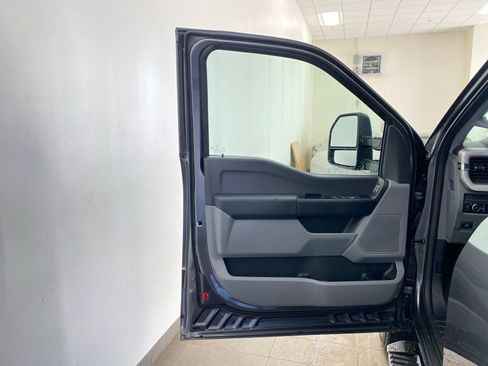 New 2026 Ford F250 XL w/ XL Chrome Package image 9