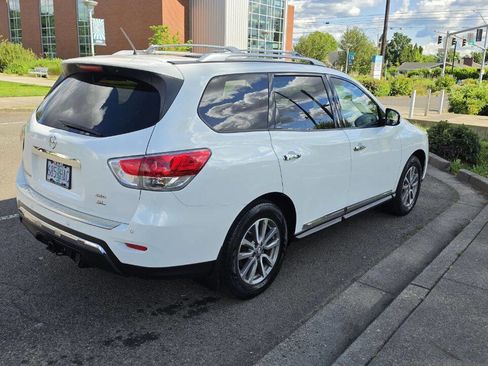 Used 2014 Nissan Pathfinder SL w/ SL Premium Package AWD/4WD image 5