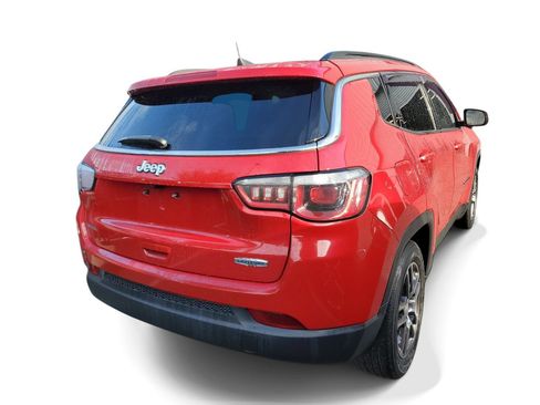 Used 2019 Jeep Compass Latitude FWD image 4