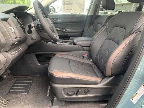 New 2026 Nissan Pathfinder Platinum AWD/4WD image 21