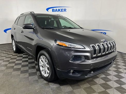 Used 2014 Jeep Cherokee Latitude w/ Cold Weather Group AWD/4WD image 8