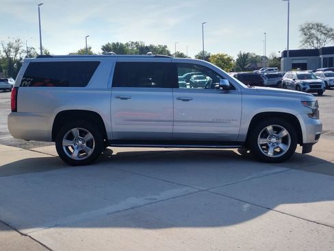 Used 2018 Chevrolet Suburban Premier AWD/4WD image 14