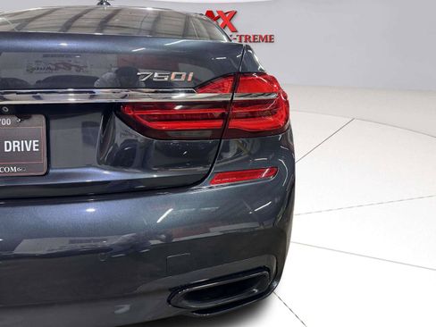 Used 2016 BMW 750i RWD image 14