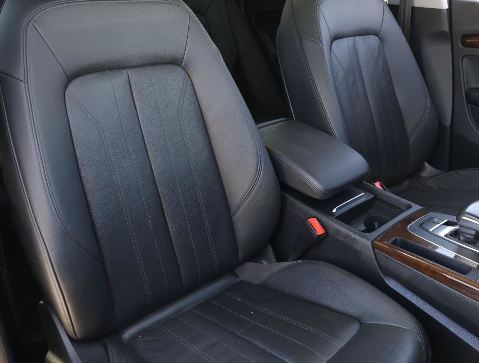 Used 2020 Audi Q5 2.0T Premium w/ Convenience Package AWD/4WD image 18
