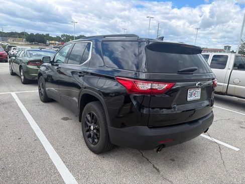 Used 2019 Chevrolet Traverse LT w/ LPO, Blackout Package AWD/4WD image 3