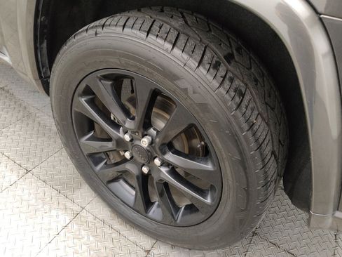 Used 2018 Jeep Grand Cherokee Altitude RWD image 31