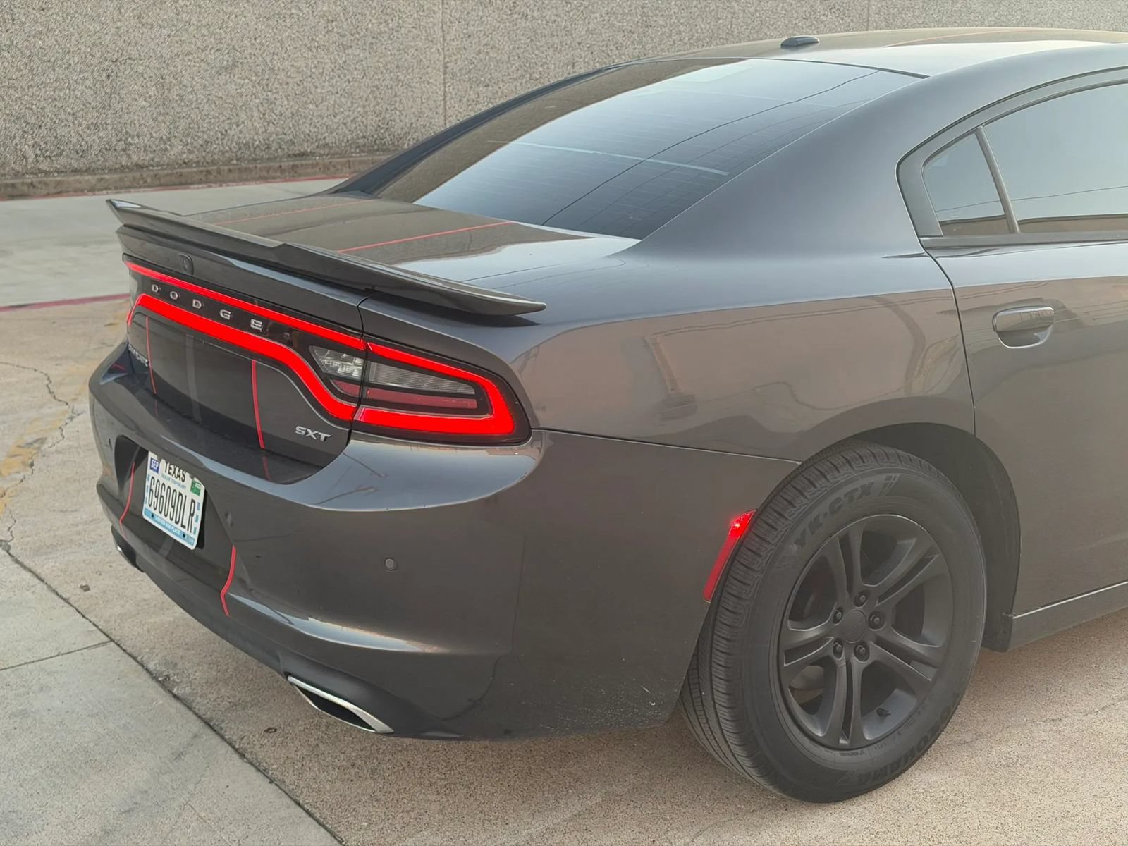 Used 2018 Dodge Charger SXT RWD image 5