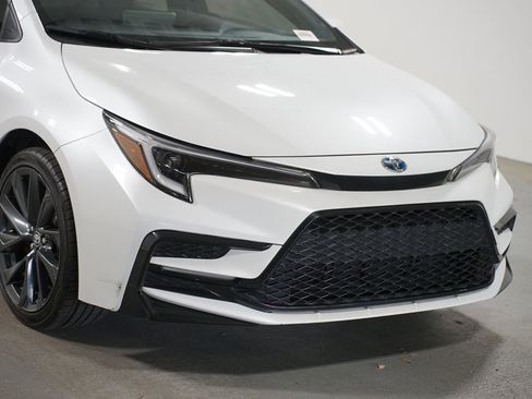Used 2024 Toyota Corolla SE image 4