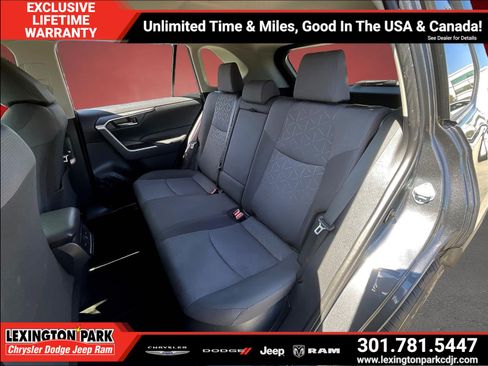 Used 2021 Toyota RAV4 XLE w/ Convenience Package AWD/4WD image 21