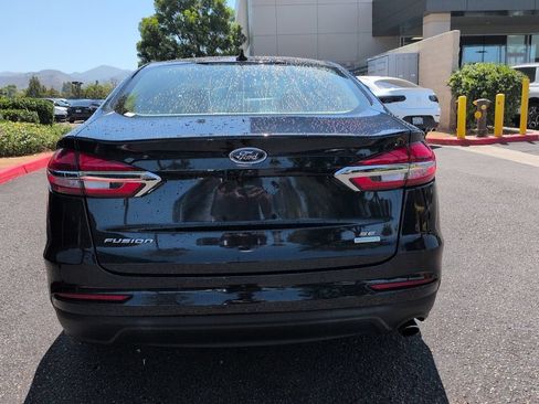 Used 2020 Ford Fusion SE FWD image 6