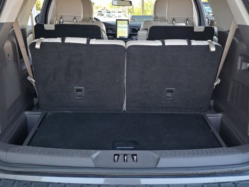 Used 2020 Ford Explorer Platinum w/ Premium Technology Package image 7