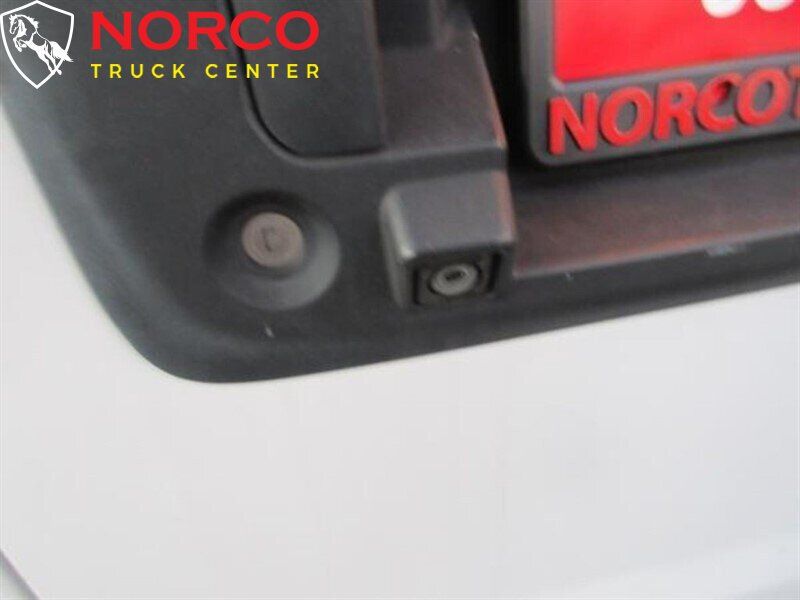 Used 2016 Chevrolet Express 2500 RWD image 14